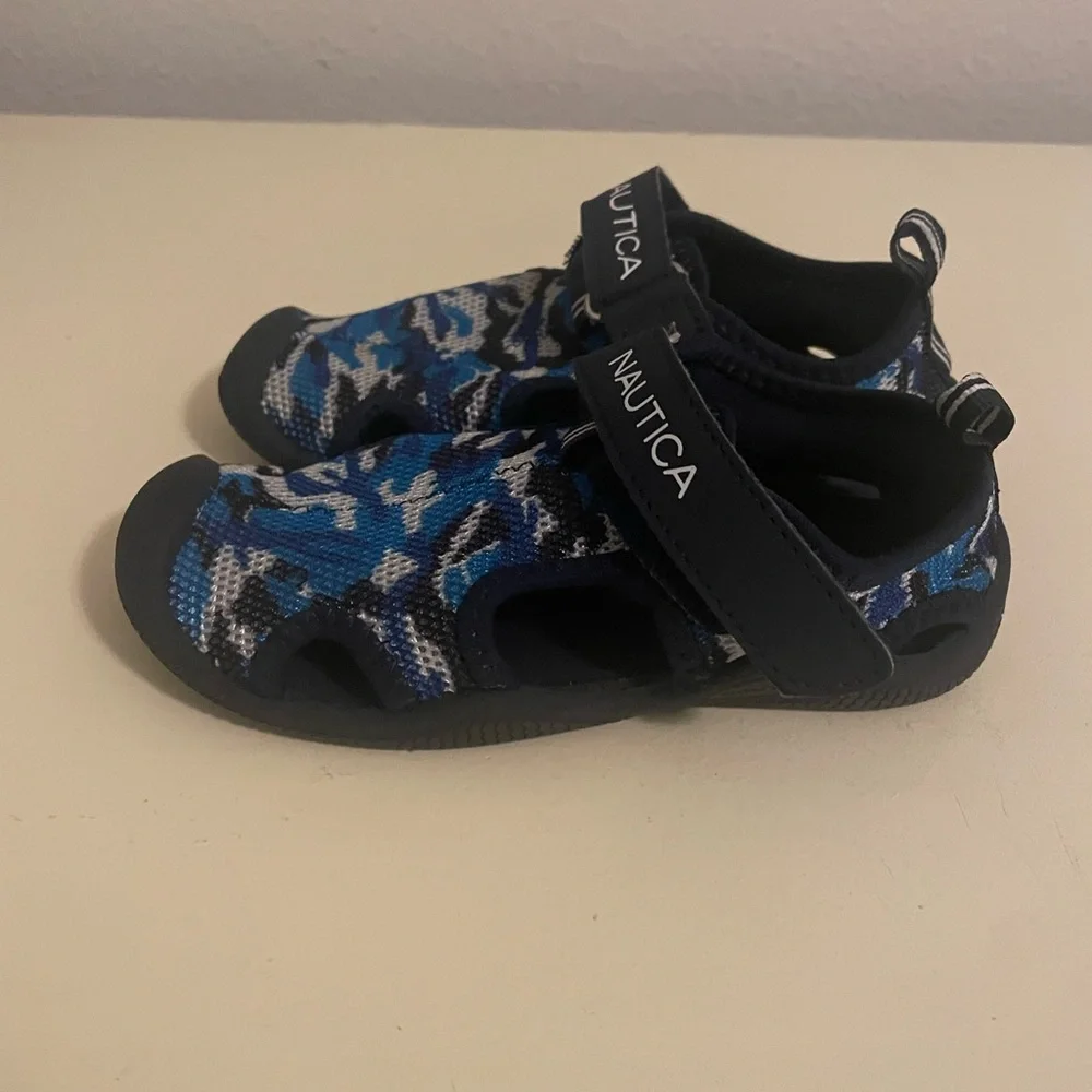Náutica Boys Water Outdoor Hiking Shoes Blue Camo Size 9